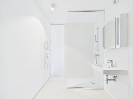 Online Termin buchen: 1 Zimmer-Apartment im 18. OG | viele Extras im Haus - Photo 3