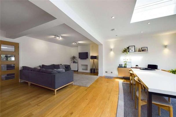 Andover Road, Newbury, Berkshire, RG14 - Photo 1