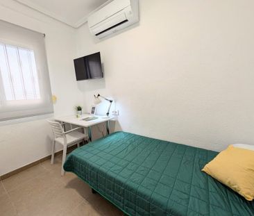 Carrer de Joaquín Costa, Burjassot, Valencian Community 46100 - Photo 4