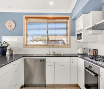 Riverside Living with Lift Access & Stunning Water Views – Fully Ap... - Photo 1