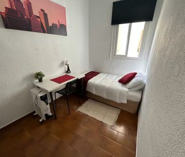 Calle de Fernández de los Ríos, Madrid, Community of Madrid 28015 - Photo 2