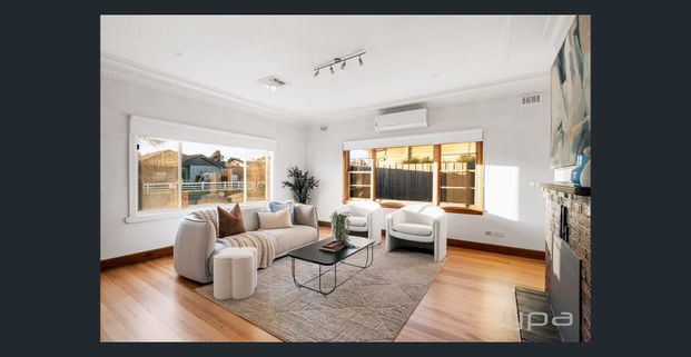 Sophisticated Charm, South Side Werribee - A Rare Find! - Photo 1