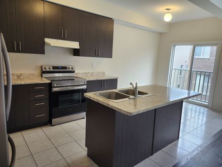 For Lease - 2521 Athena Path, Pickering, Ontario - Photo 4