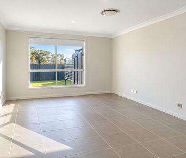 Fresh, Modern & Easy Living in Lochinvar - Photo 1