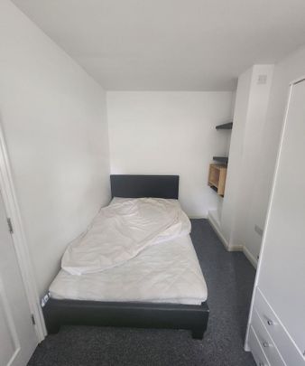 5 bedroom house to rent - Photo 1