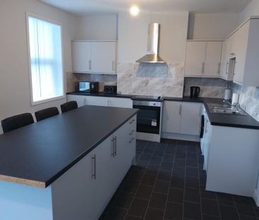 1 bedroom in a house share to rent - Photo 5