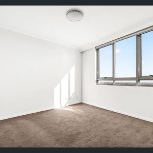 CENTRAL CHATSWOOD STUNNING VIEW - Photo 2