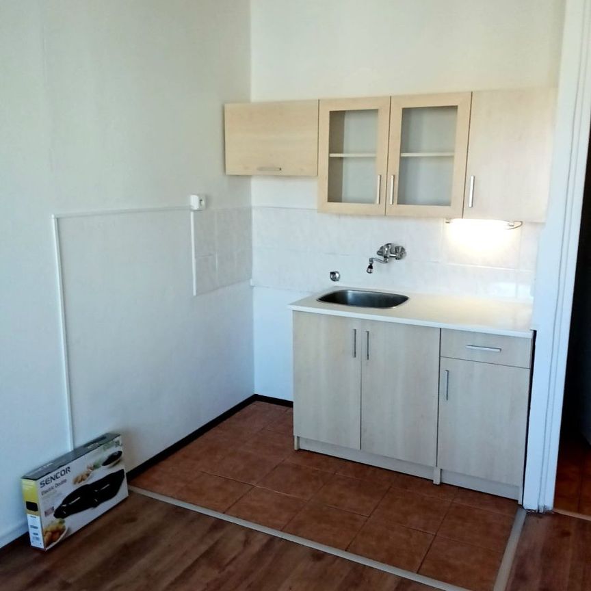 Pronájem bytu Garsoniéra • 28 m² bez realitkyŠvehlova, Praha - Záběhlice - Photo 1
