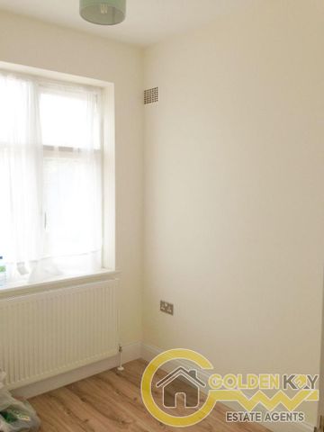 4 bedroom semi-detached house to rent - Photo 5