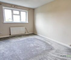 2 BEDROOM Flat - Garden - Photo 4