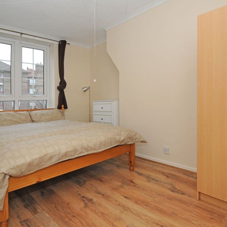 3 Bed Flat, Dunkirk House, SE1 - Photo 1