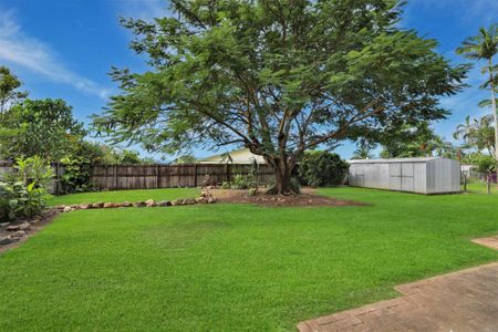 3 Bedroom Fully Airconditioned - Large Garden Shed - Side Access - Photo 2