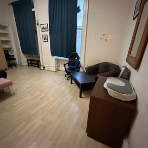 Room in a Shared Flat, Berkeley Street, G3 - Photo 2