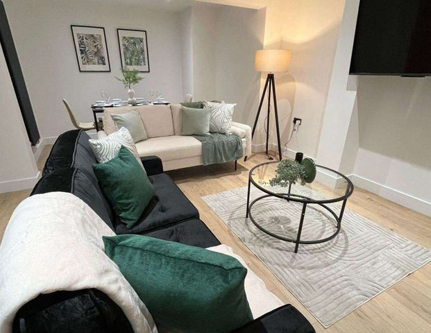 Bradford Road Room 4 - Photo 1