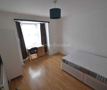 4 bedroom terraced house to rent - Photo 4