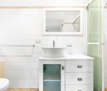 Fabulous One Bedroom Apartment in Prime Lindfield Location - Photo 2