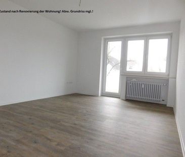 Einziehen und Wohlfühlen - renovierte 2-Zimmer-Wohnung mit Balkon in zentraler Lage... - Photo 2