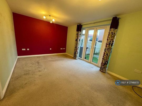3 bedroom semi-detached house to rent - Photo 1
