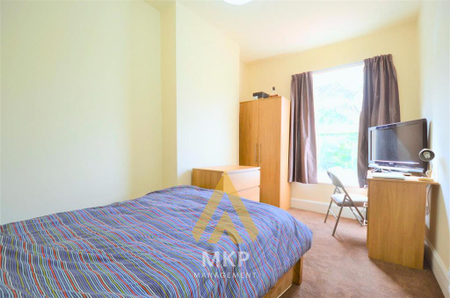 5 bedroom terraced house to rent - Photo 5