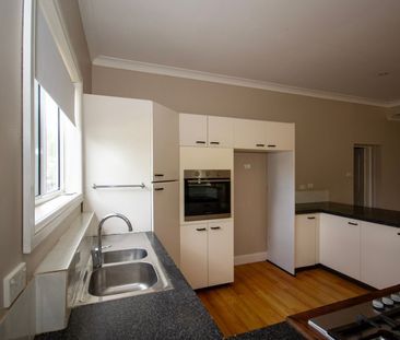 THREE BEDROOM HOME IN PERFECT LOCATION - Photo 6