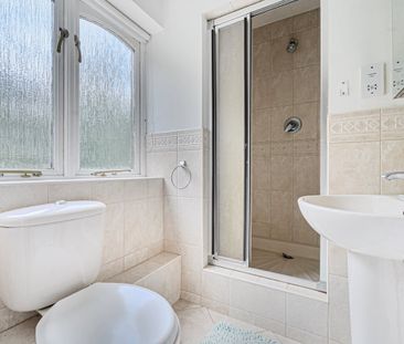 4 bedroom detached house to rent - Photo 6