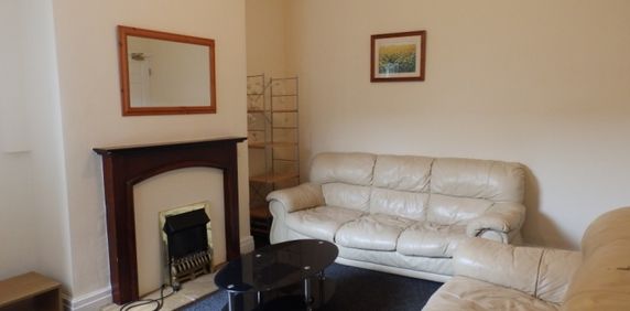 Room 4, 12, St Marks Road, Preston - Photo 2