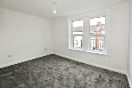 Woodstock Road, Gosport - Photo 2