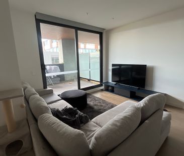 Caulfield South - Photo 1