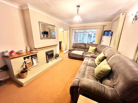 Little Wakering Road, Barling Magna, SS3 0LR - Photo 3