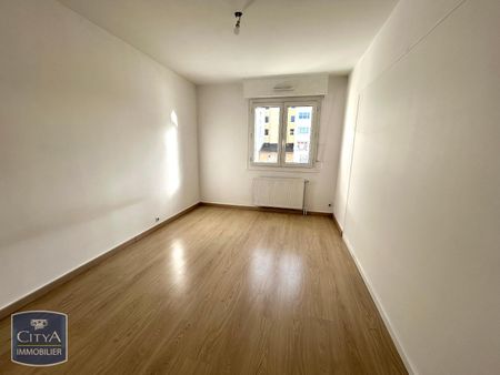 Location Appartement 3 pièces 69m² ST ETIENNE 42000 - Photo 4