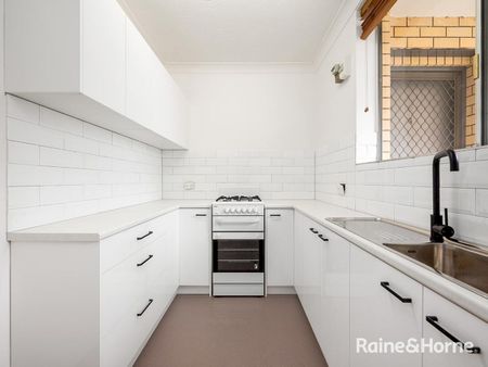 Conveniently Located in St Lucia - Photo 5