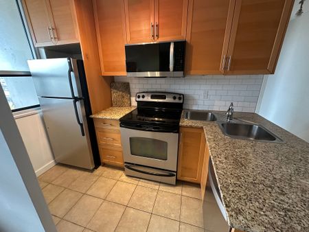 For Lease - 40 Homewood Avenue Unit# 1607, Toronto, Ontario - Photo 3