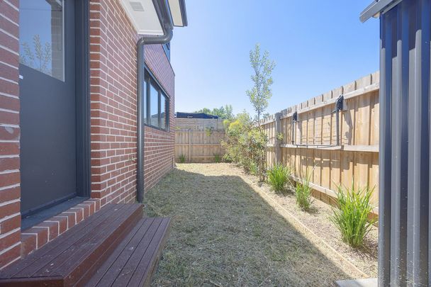 2/1 Taylors Avenue, Reservoir VIC 3073 - Photo 1