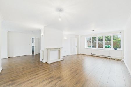 4 bedroom detached house to rent - Photo 3