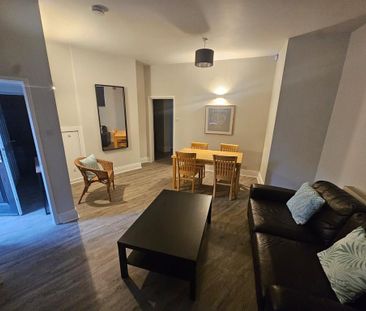 2 bedroom ground floor flat to rent - Photo 1