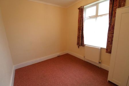2 bedroom bungalow to rent - Photo 2