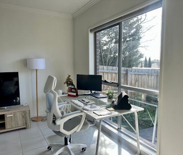 Strathmore - Photo 1