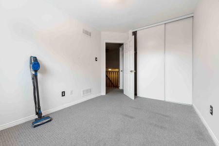 For Lease - 86 Furlong Crescent, Kanata, Ontario - Photo 5