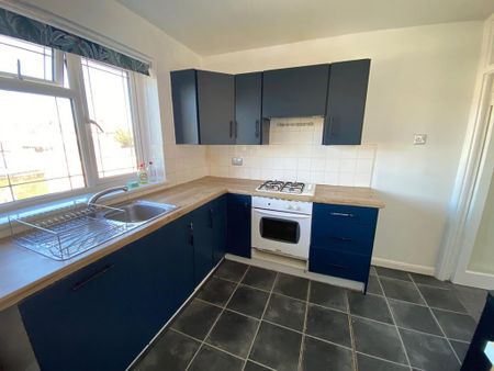 2 bedroom maisonette to rent - Photo 4