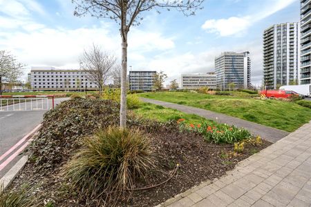 Duke Of Wellington Avenue, London - Photo 4