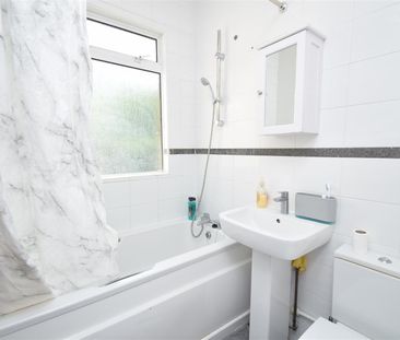 Athol Gardens, Pinner, HA5 - Photo 6