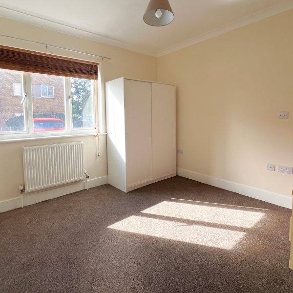Bridge Wharf, Chertsey - 2 bedrooms Property for lettings - Seymours - Photo 1