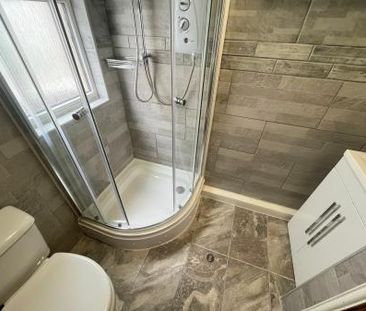 1 bedroom Flat To Let - Photo 2