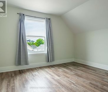 5 HERRICK AVENUE, St. Catharines, Ontario, L2P2S7 - Photo 2