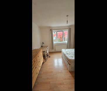 4 Bed Terraced House, Mandela Street, SW9 - Photo 4