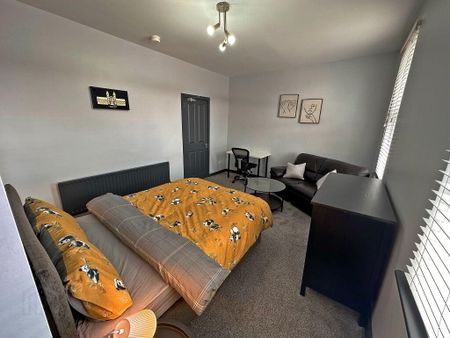 Room 2, 15 Holywood Rd, Belfast, BT4 3BA - Photo 5