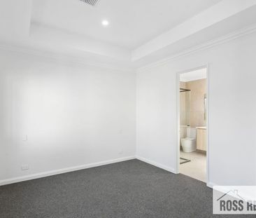 BRAND NEW MODERN HOME WITH QUALITY FINISHES! - Photo 5