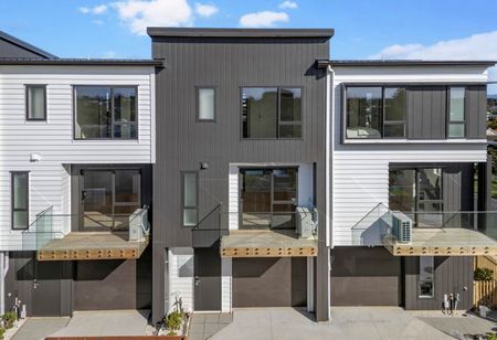 Mangere, 4 bedrooms - Photo 3