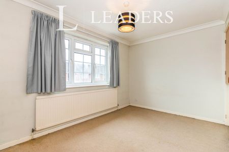 2 bedroom end of terrace to rent Delaporte Close - Photo 2