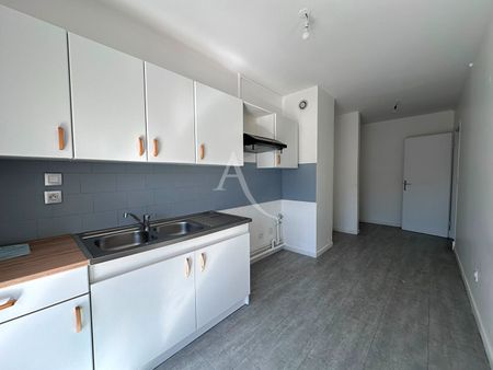 Location Appartement 3 pièces 86m² - Photo 3